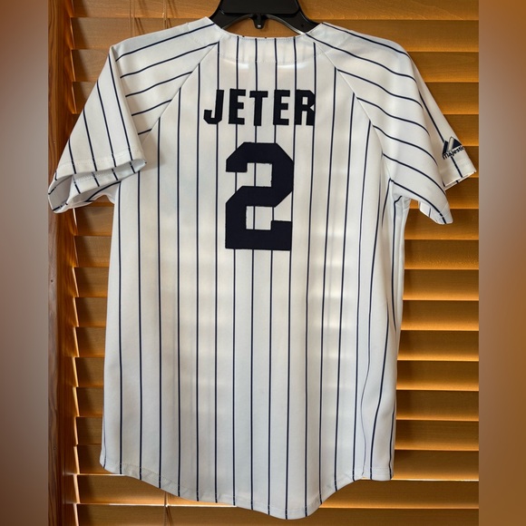 MAJESTIC NWOT GENUINE MERCHANDISE YANKEES DEREK JETER # 2 STITCHES SIZE L Kids - Picture 7 of 7